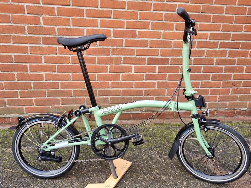 Brompton C-Line Urban - Green/Green - 2sp click to zoom image