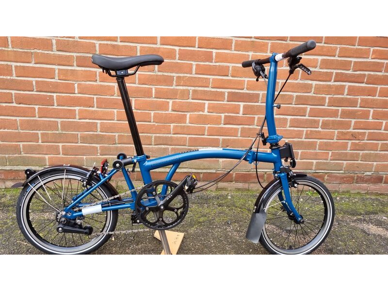 Brompton C-Line Urban - Blue/Blue -2sp click to zoom image