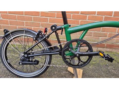 Brompton C-Line Urban - Racing Green/Black - 2sp click to zoom image