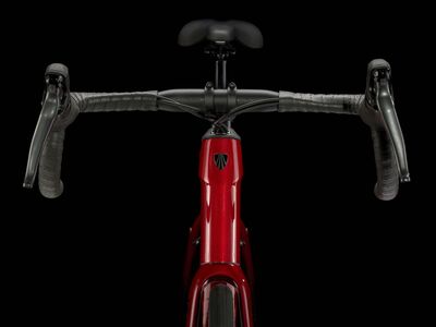Trek Domane AL 2 Gen 4 Crimson to Dark Carmine Fade click to zoom image