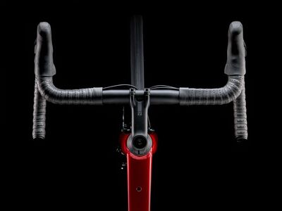 Trek Domane AL 2 Gen 4 Crimson to Dark Carmine Fade click to zoom image